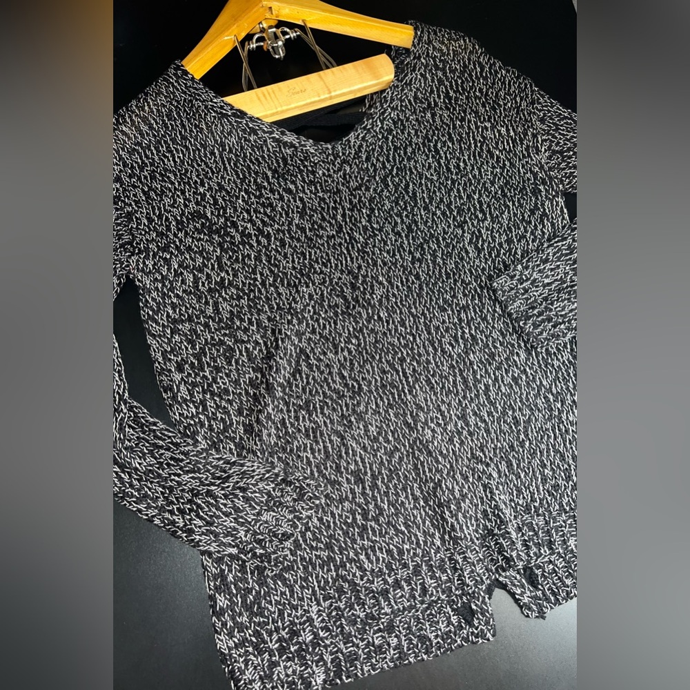 RDI Black & White Lace Back Sweater Size Medium EUC